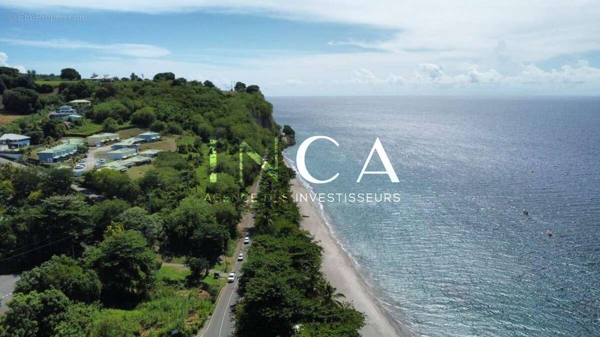 Terrain à LE CARBET