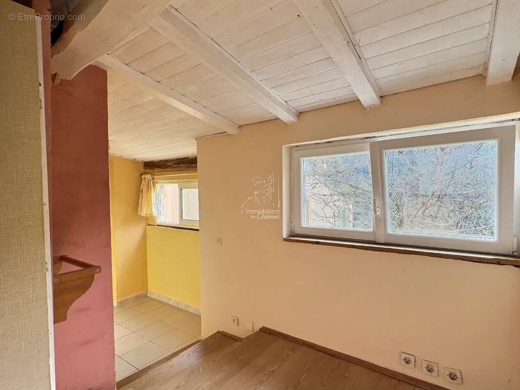 Maison à MANDAGOUT