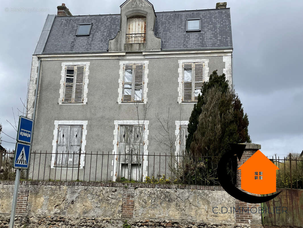 Maison à CHAMPROND-EN-GATINE