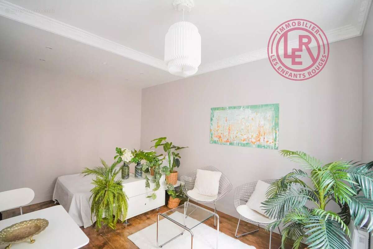 Appartement à PARIS-7E