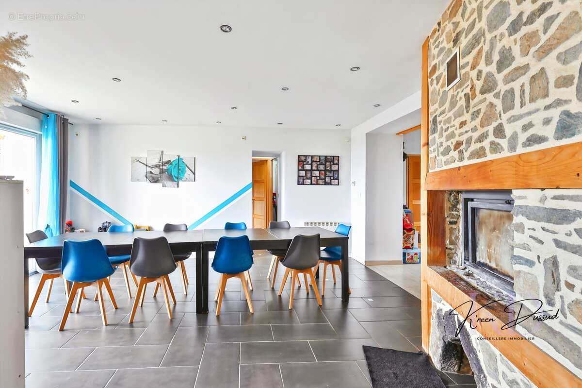  Maison en pierre de 150 m2 entièrement rénovée - Vue exceptionnelle - Suite parentale - Dépendances - Aucun vis-à-vis - photo 8