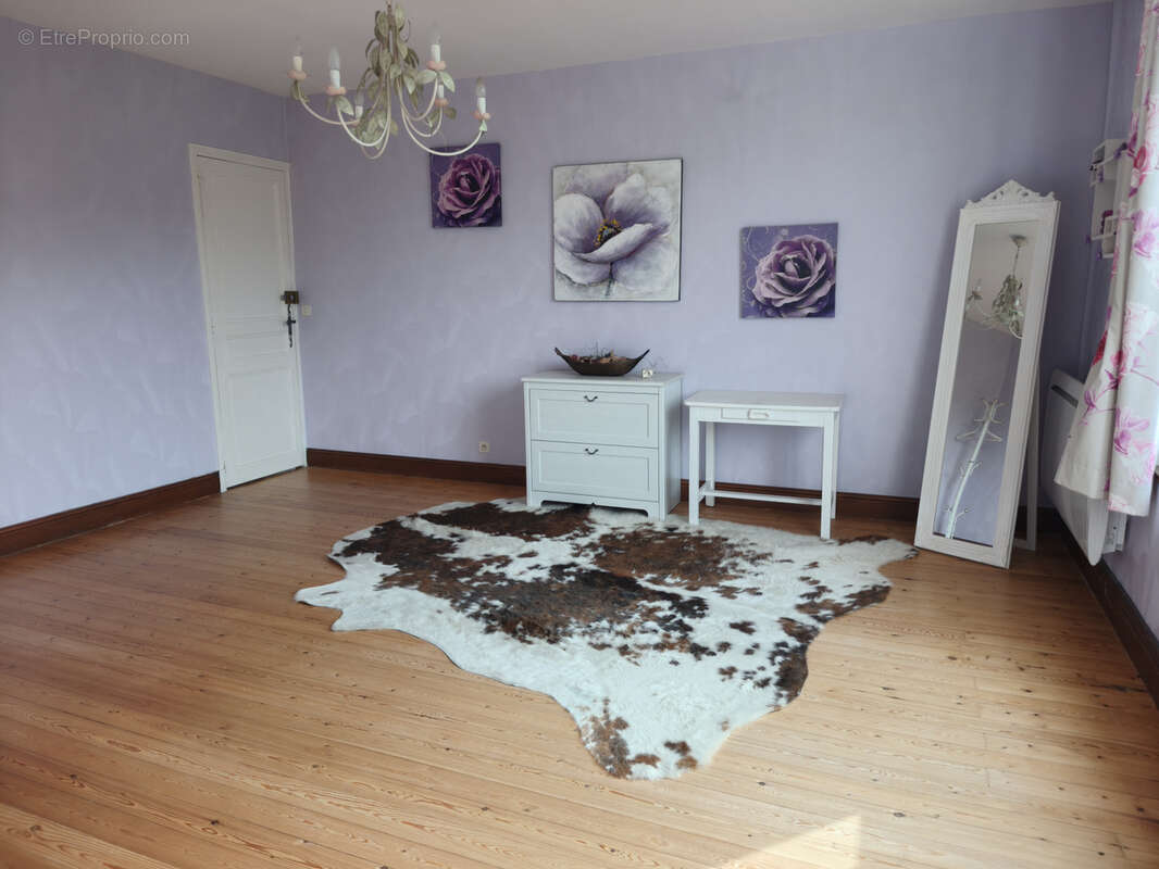 Maison à MONTREUIL-L'ARGILLE