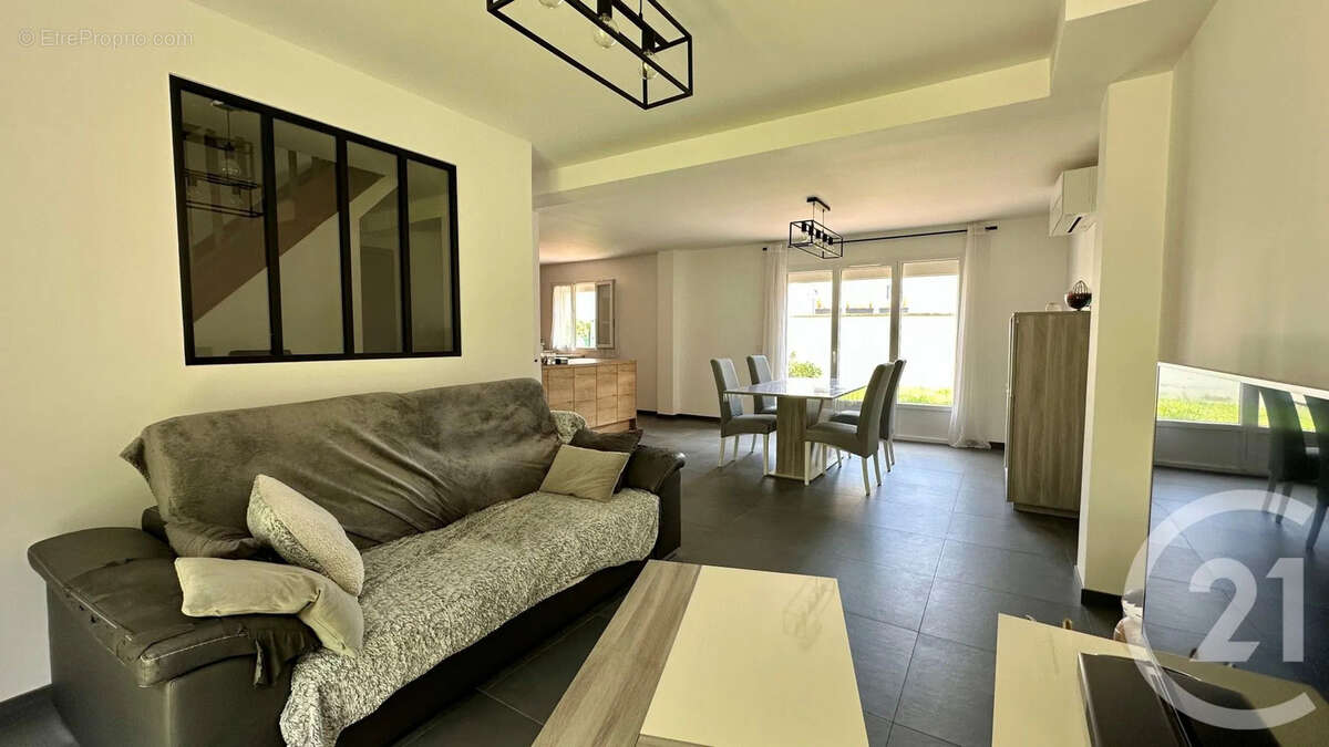 Maison à VILLEVAUDE