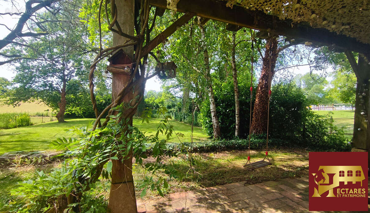Maison à CHANOZ-CHATENAY