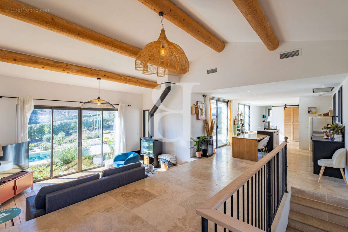 Maison à GORDES