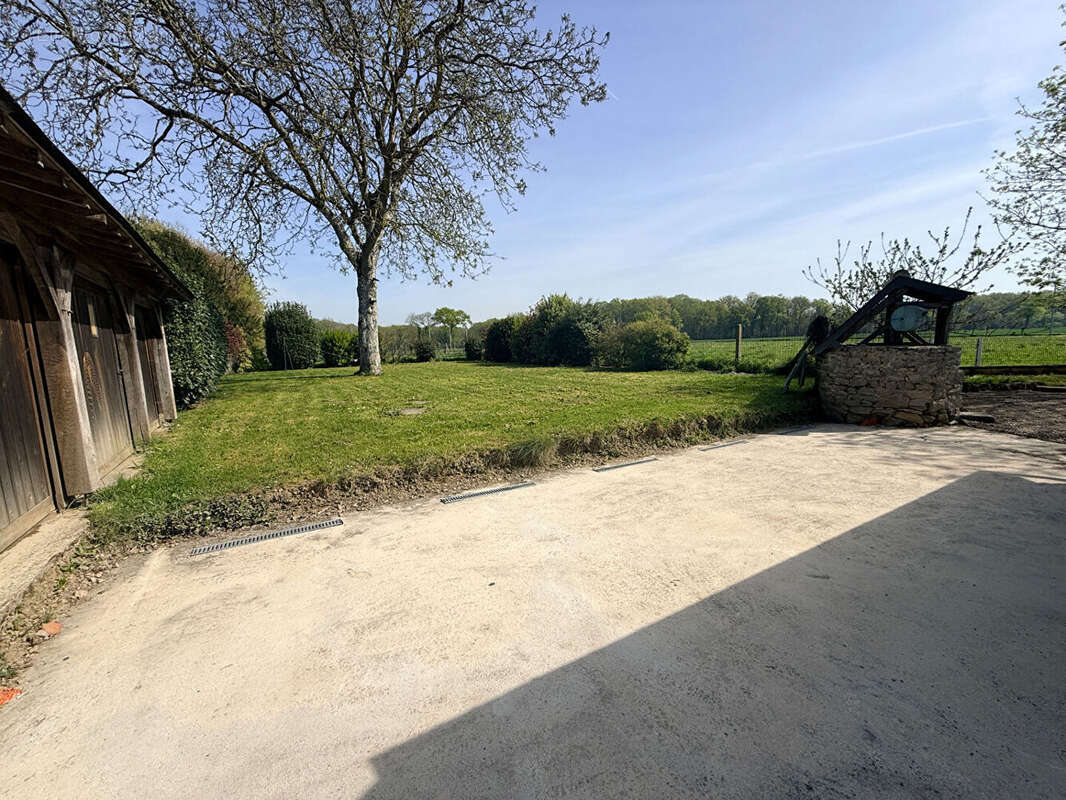 Maison à SAINT-LEGER-DES-PRES