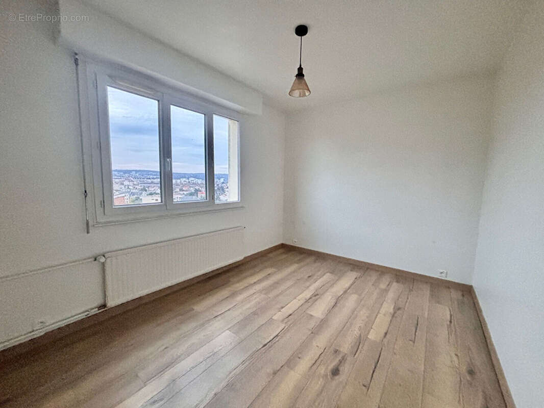 Appartement à NANTERRE