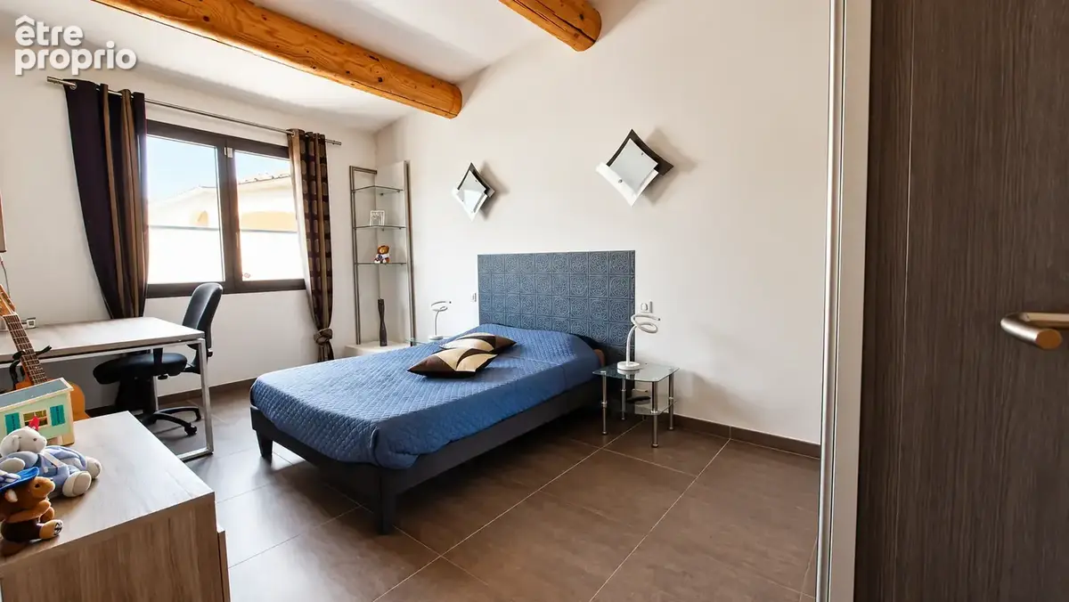 Au calme, villa contemporaine de plain pied sur 1003m2 avec piscine - prestation haut de gamme - photo 16
