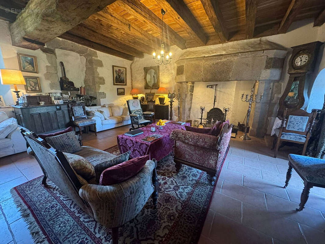 Maison à BRIGUEIL-LE-CHANTRE