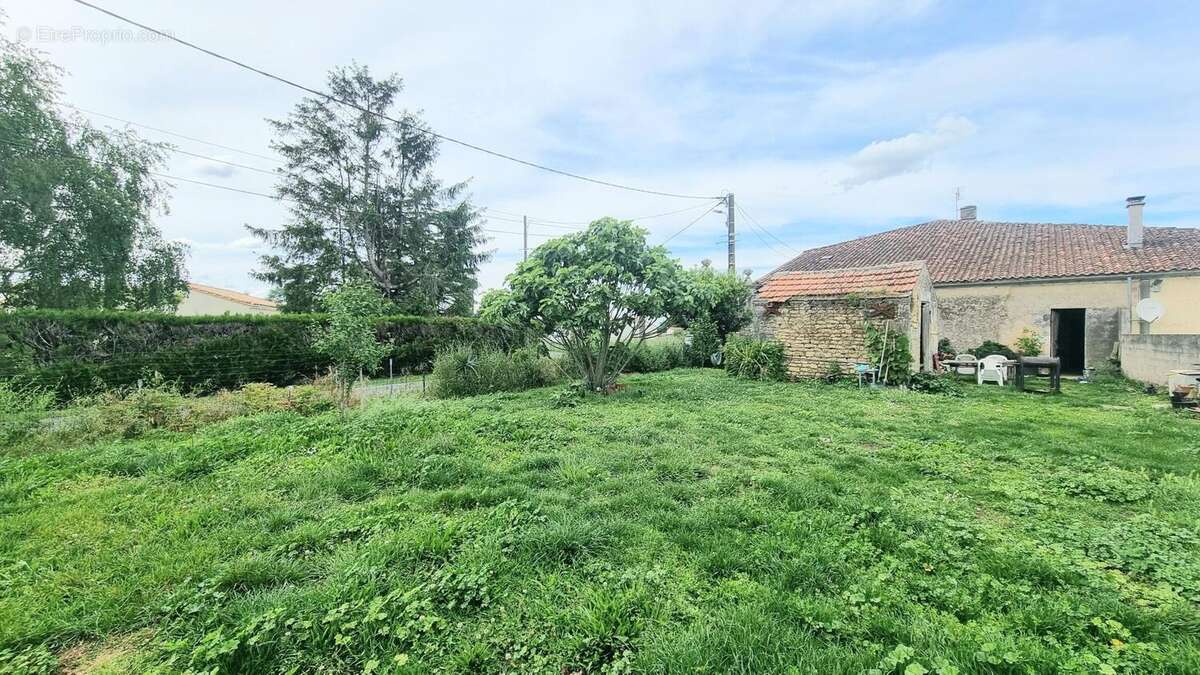 Maison 170 m² à Cozes  - photo 3