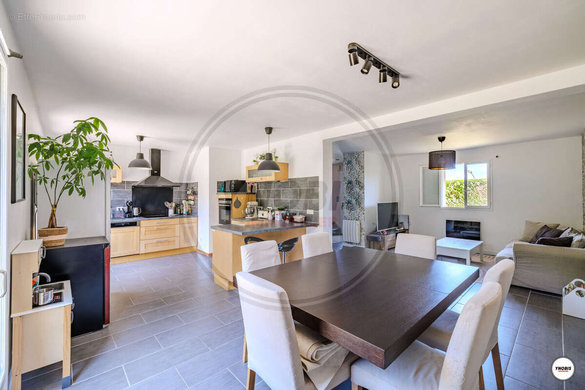 Maison à ECQUEVILLY