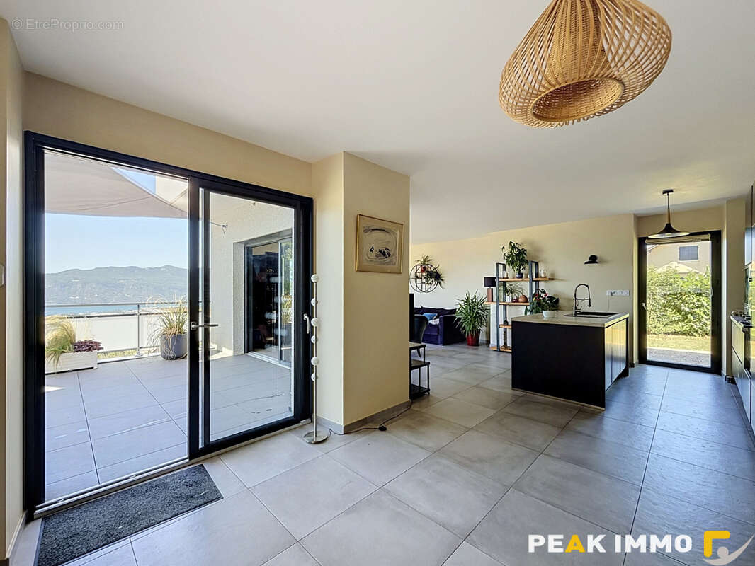 Appartement à PUGNY-CHATENOD