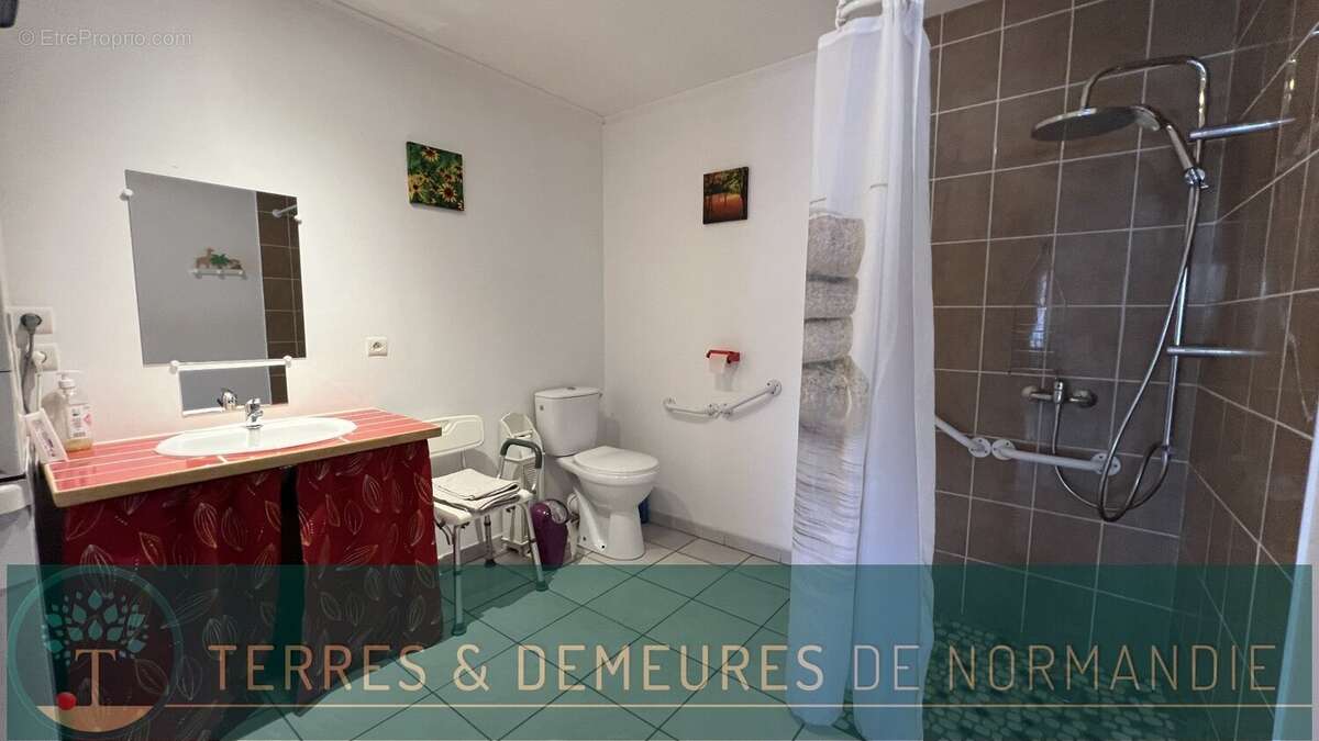 A vendre Propriété touristique de charme au cur de la campagne normande, offrant un cadre paisible et un fort potentiel d'activ - photo 15