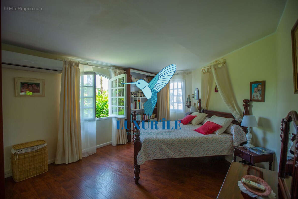 Maison à PETIT-BOURG