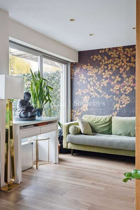 Appartement à NEUILLY-SUR-SEINE