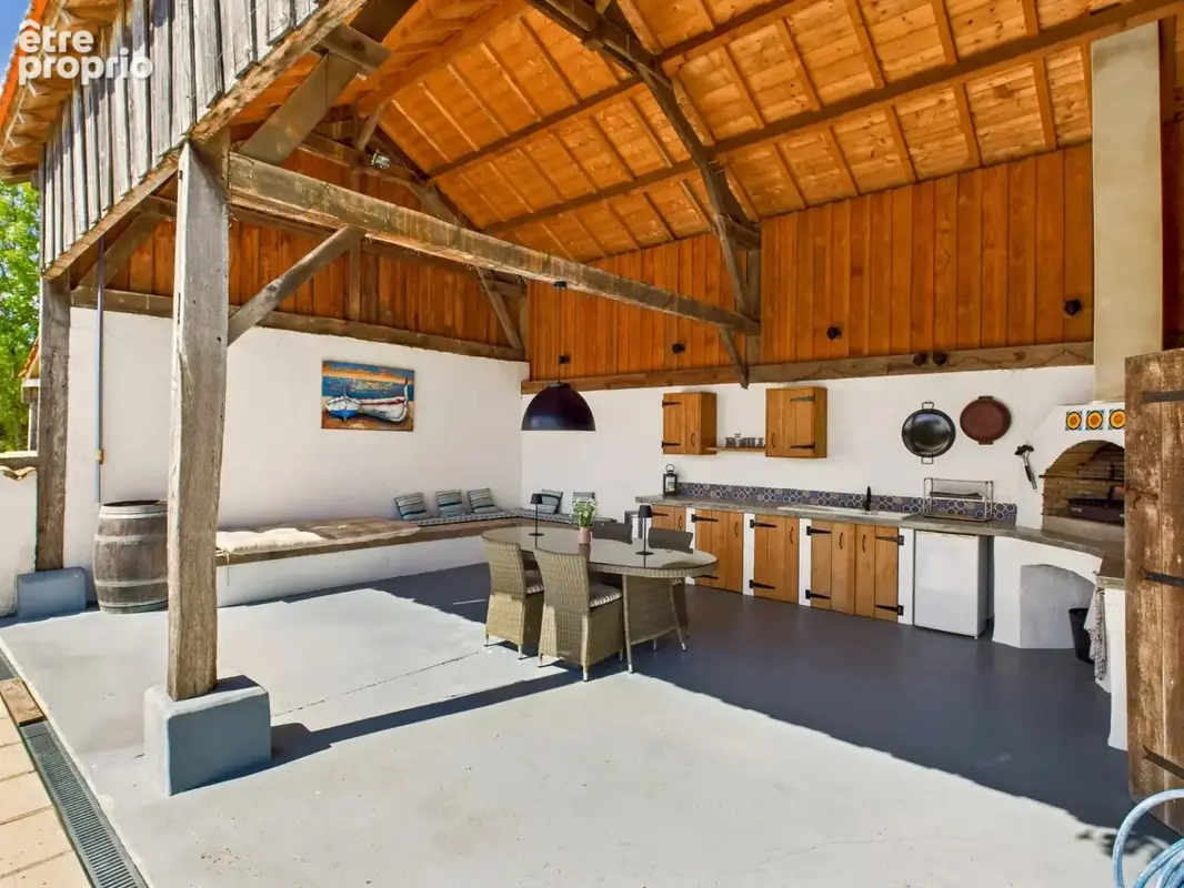 Superbe Ferme Restaurée avec Logements Flexibles, Piscine et Dépendances - photo 5