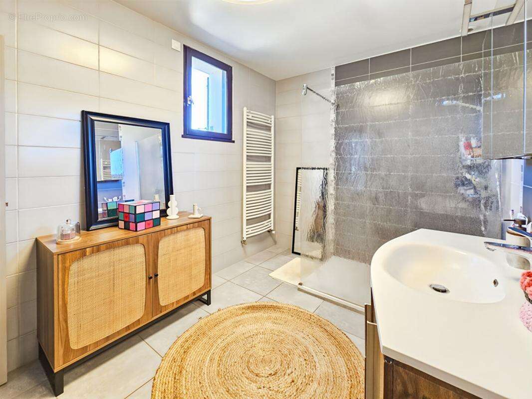 Bellevigne-en-Layon - Propriété de 250 m²  - 2 habitations - Piscine chauffée - Plus d'1 hectare de terrain - photo 11