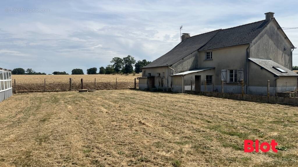 Maison à CHASNE-SUR-ILLET