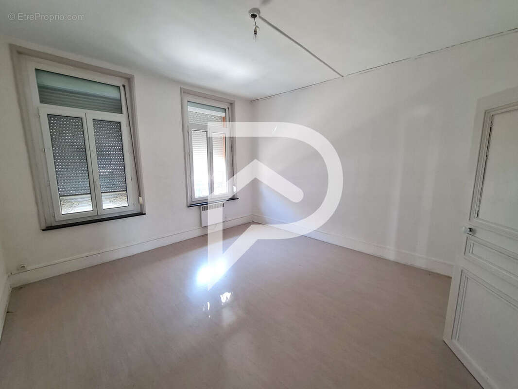 Grande maison à rénover de 180 m² - Centre-ville de Caudry - photo 5