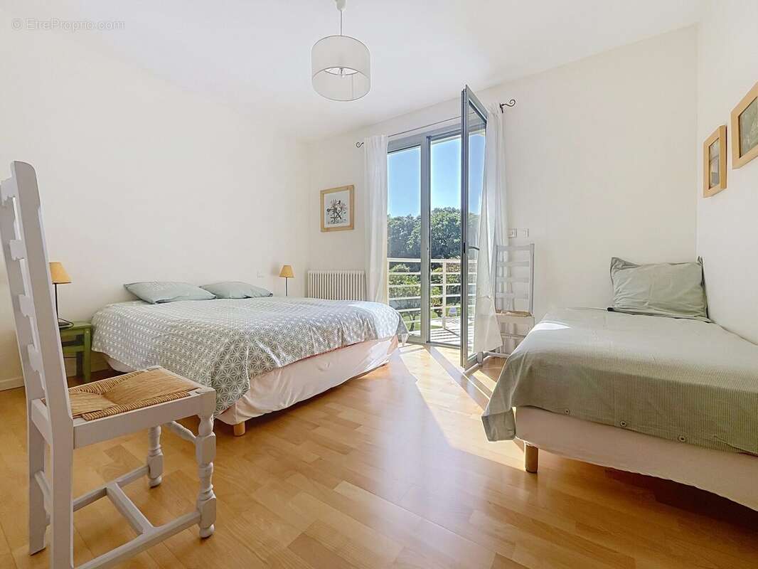 Maison 240 m² à La Roque-Sur-Pernes  - photo 8
