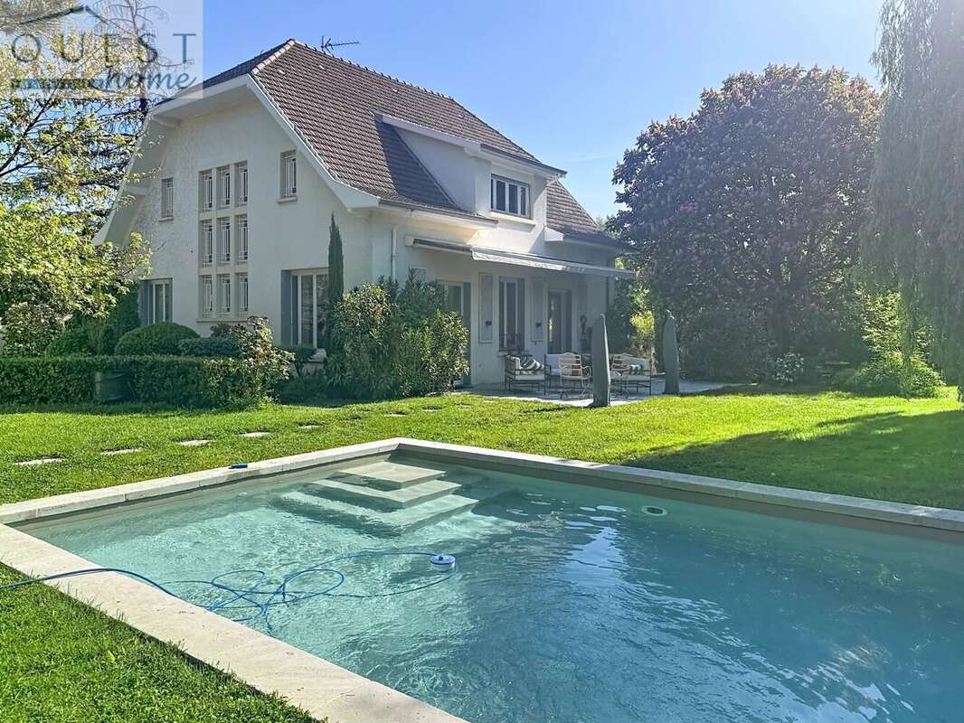 Maison à CHARBONNIERES-LES-BAINS