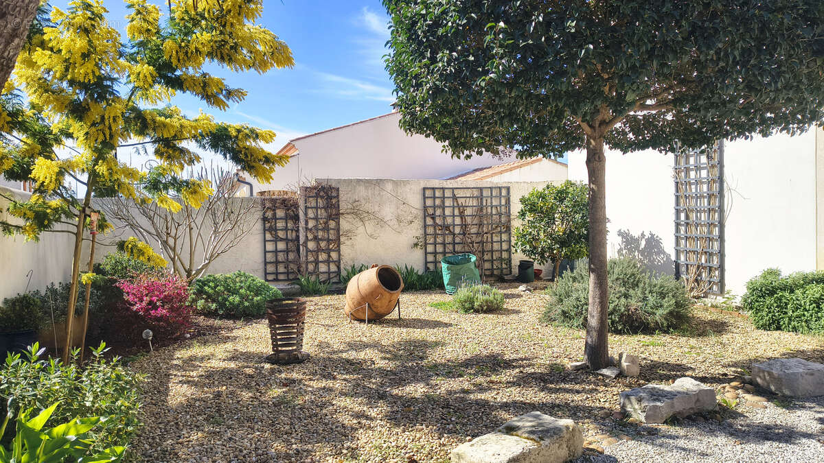 Maison à BOUILLARGUES