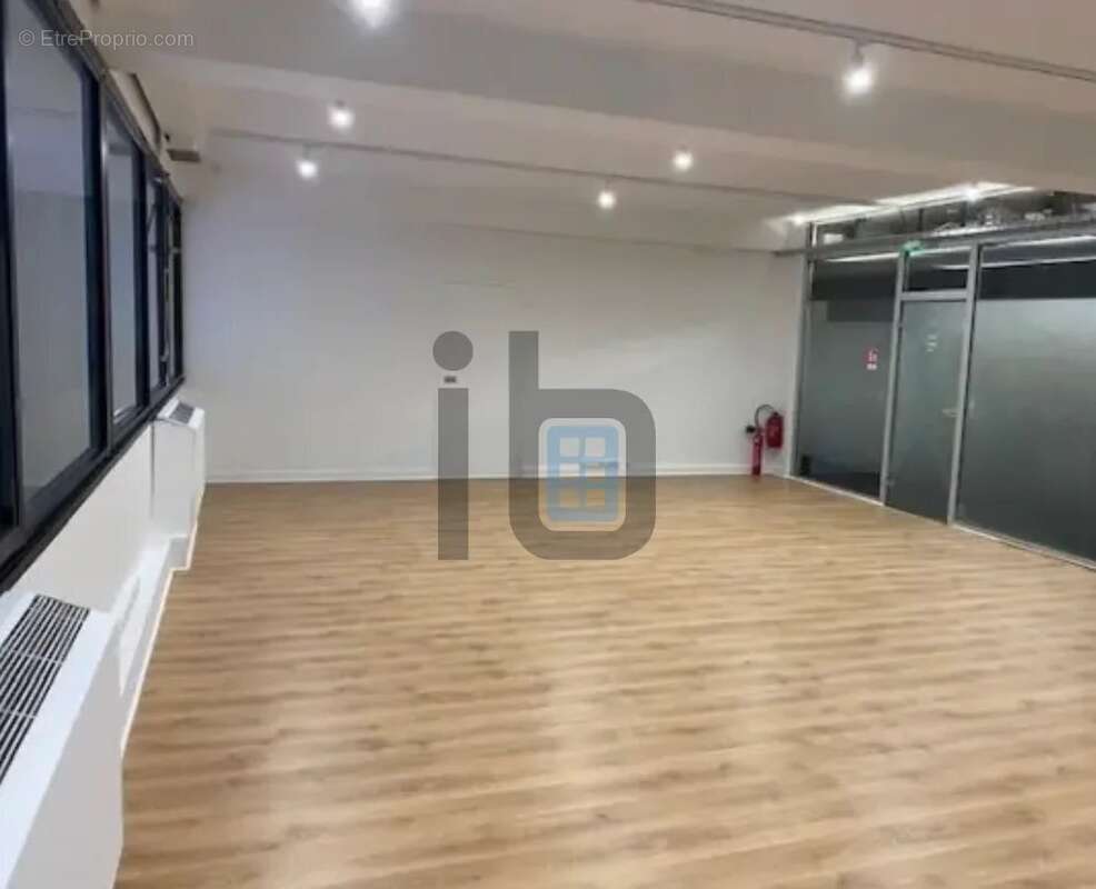 Commerce à PARIS-10E