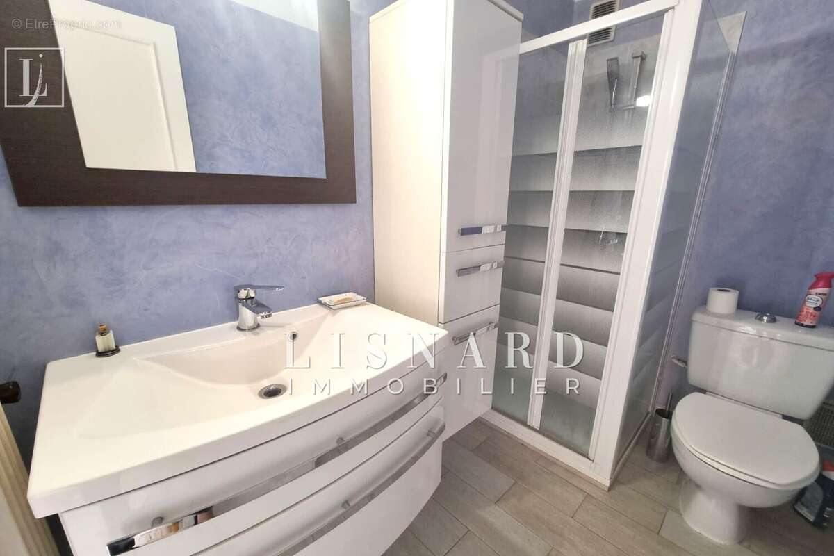 Appartement à VALLAURIS