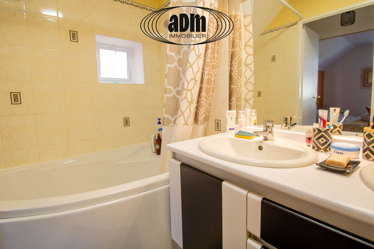 Maison à MAGNY-LE-HONGRE