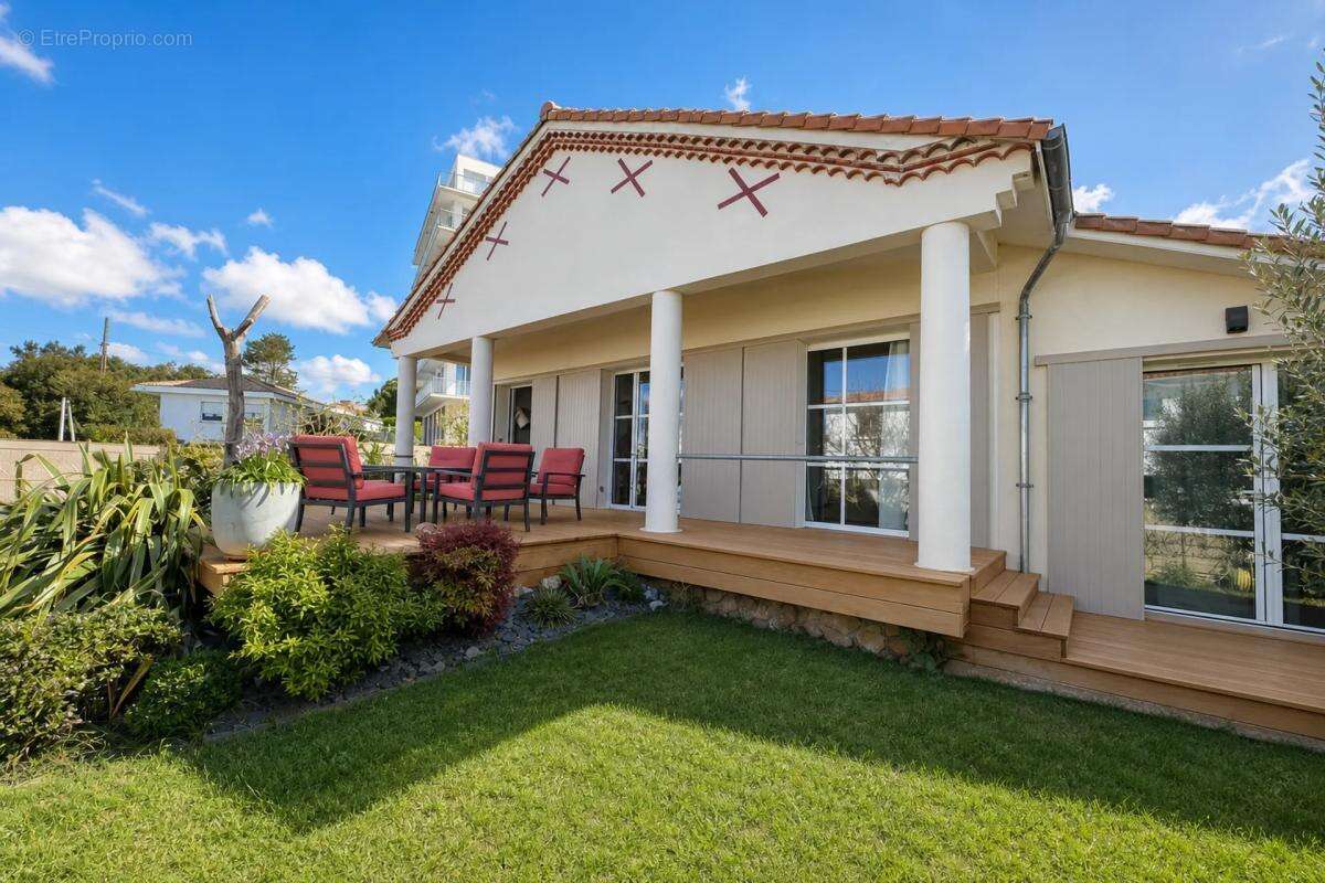 Charmante villa avec vue mer et piscine à St Georges - photo 33
