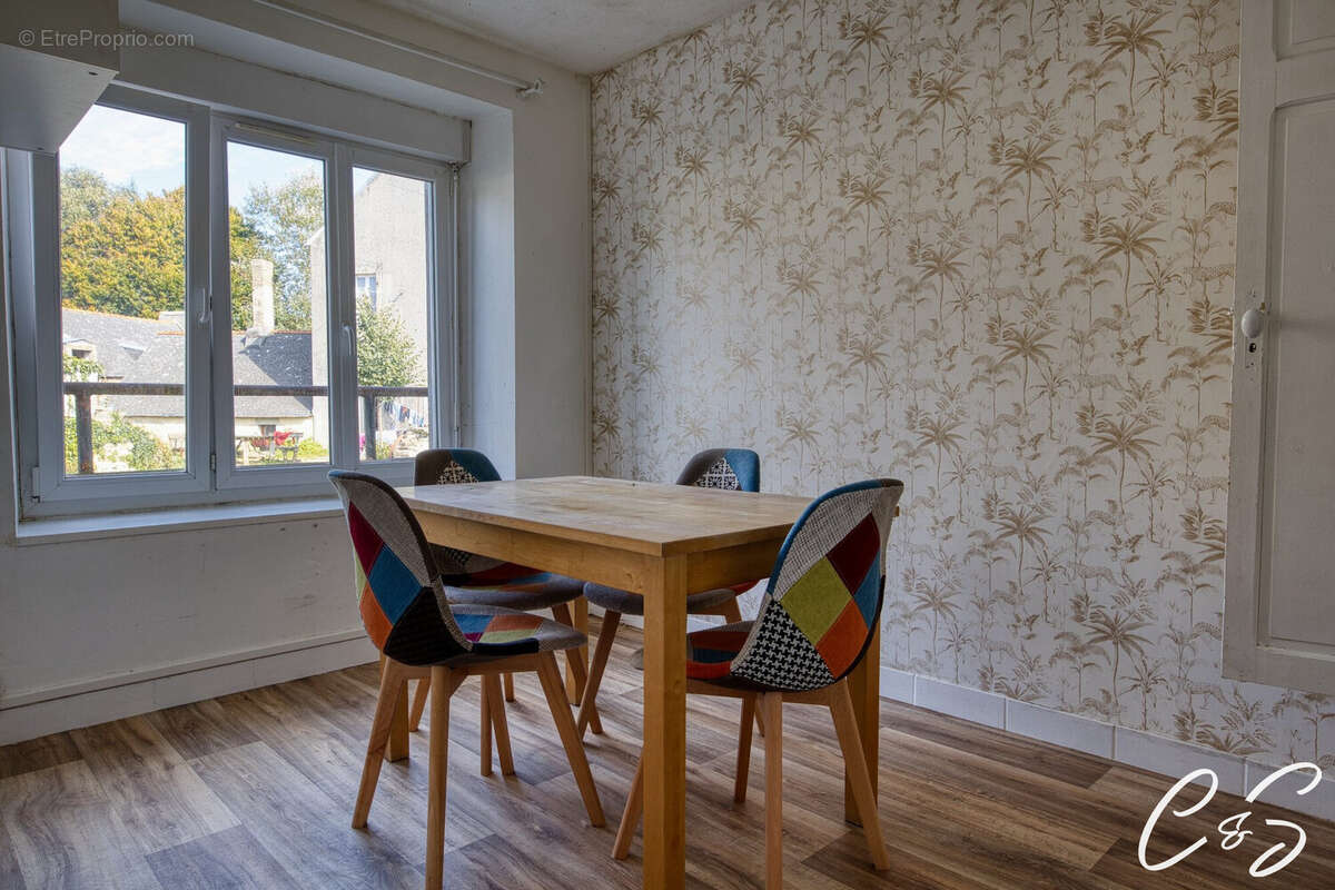 Maison à PEUMERIT
