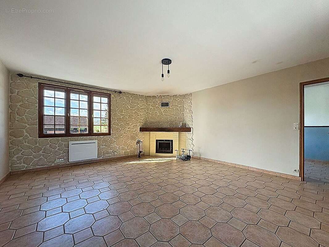 Maison 5 pièces de 102m2 - photo 2