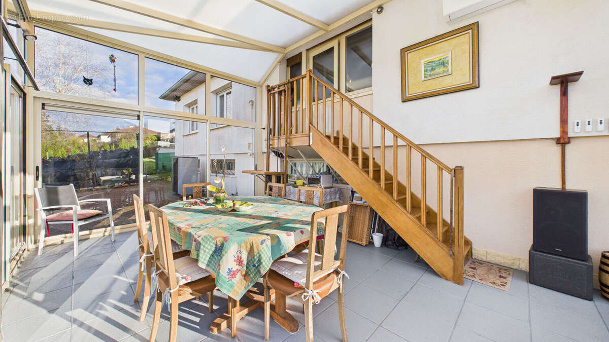 Pavillon 8 pièces - Courcelles Chaussy - 160 m2 - 5 chambres - véranda - photo 4