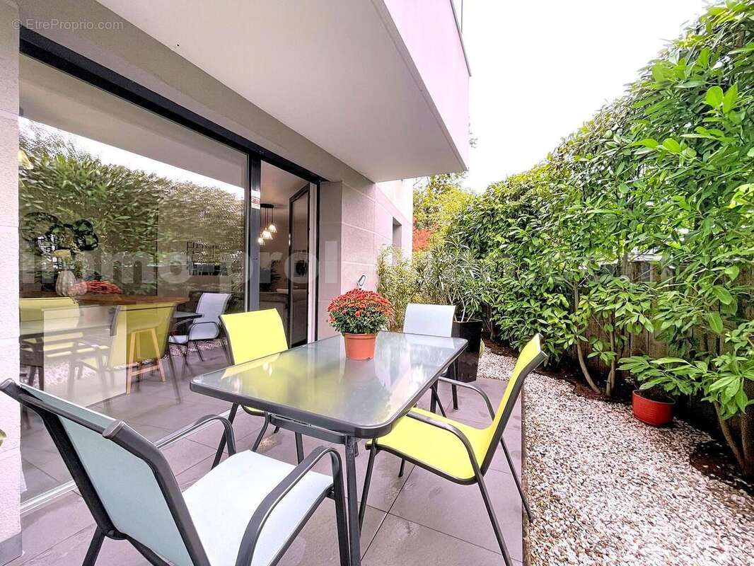 Appartement_T3_Vetraz-Monthoux_Genève_Ceva_tramway_Suisse_investissement_hyper_centre_Séjour_Cuisine_Salon_Terrasse_Jardin_ - Appartement à VETRAZ-MONTHOUX