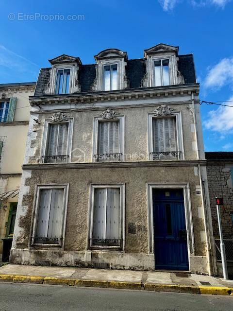 Appartement à MANSLE