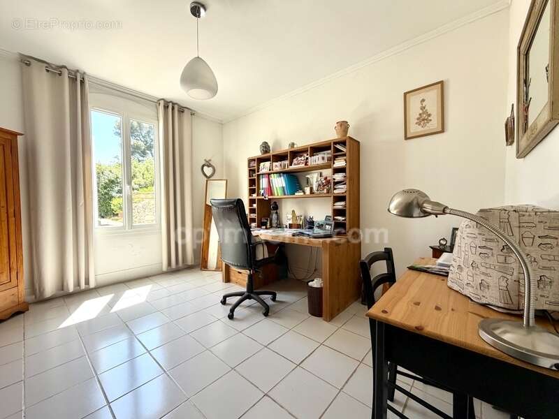 Villa 6 pièces 160m2 avec piscine sur les hauteurs de Nîmes - photo 15