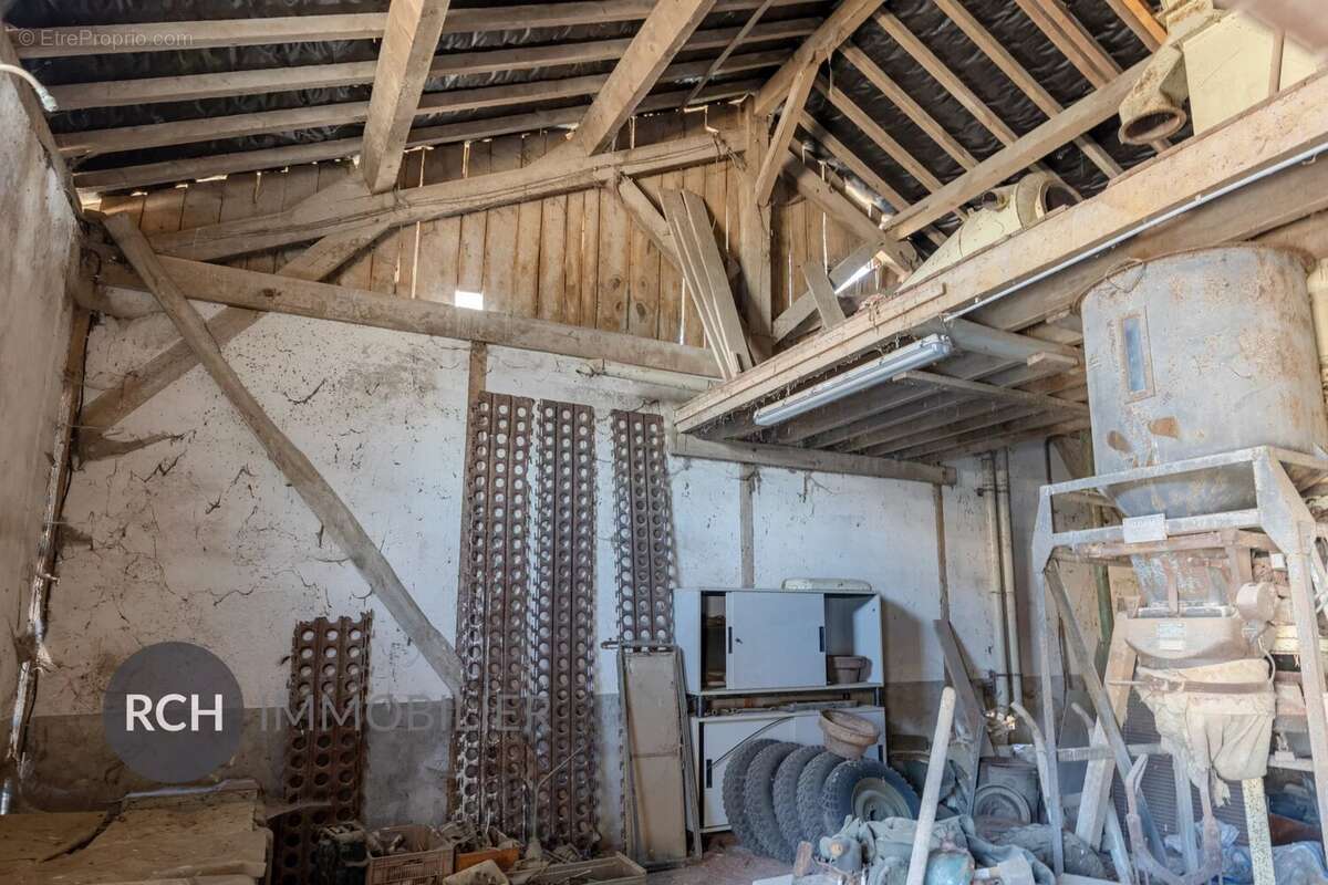 Maison à LA QUEUE-LES-YVELINES