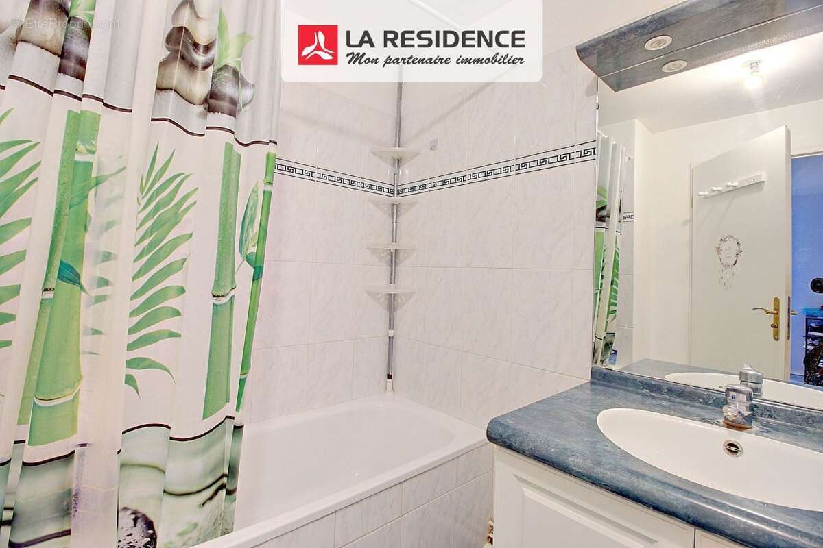 Appartement à CHANTELOUP-LES-VIGNES