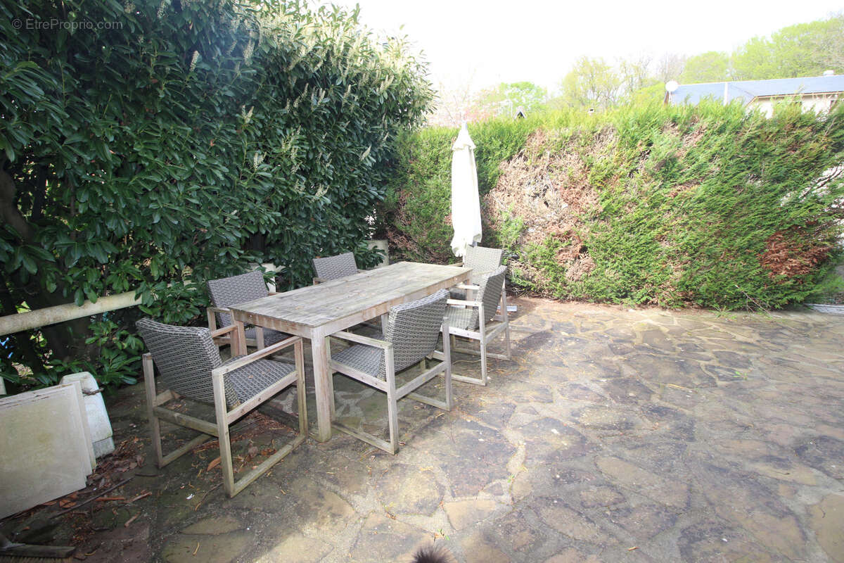 Maison à VARENNES-JARCY