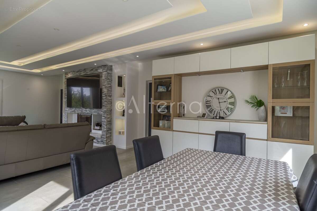 Maison à MEZY-SUR-SEINE