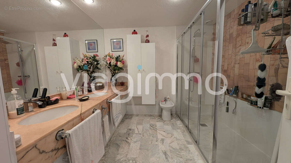 Appartement à LE CANNET