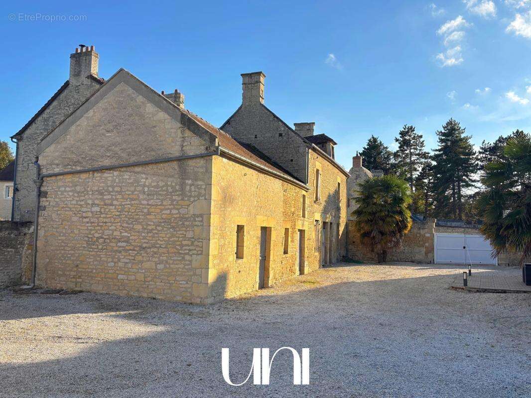 Maison à FLEURY-SUR-ORNE