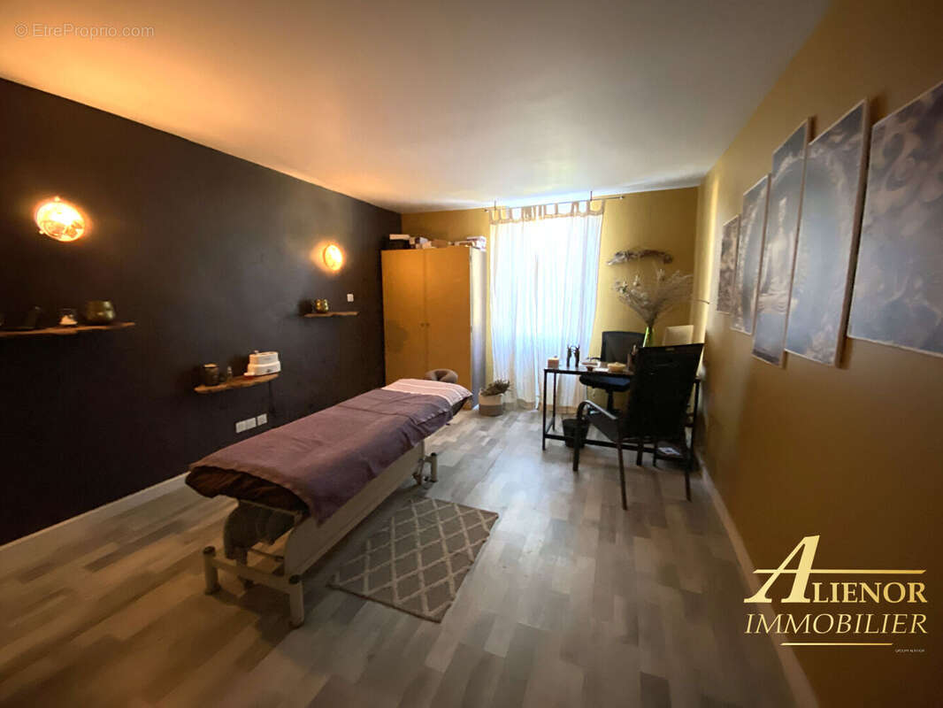 Maison à SAINT-PARDOUX-LA-RIVIERE