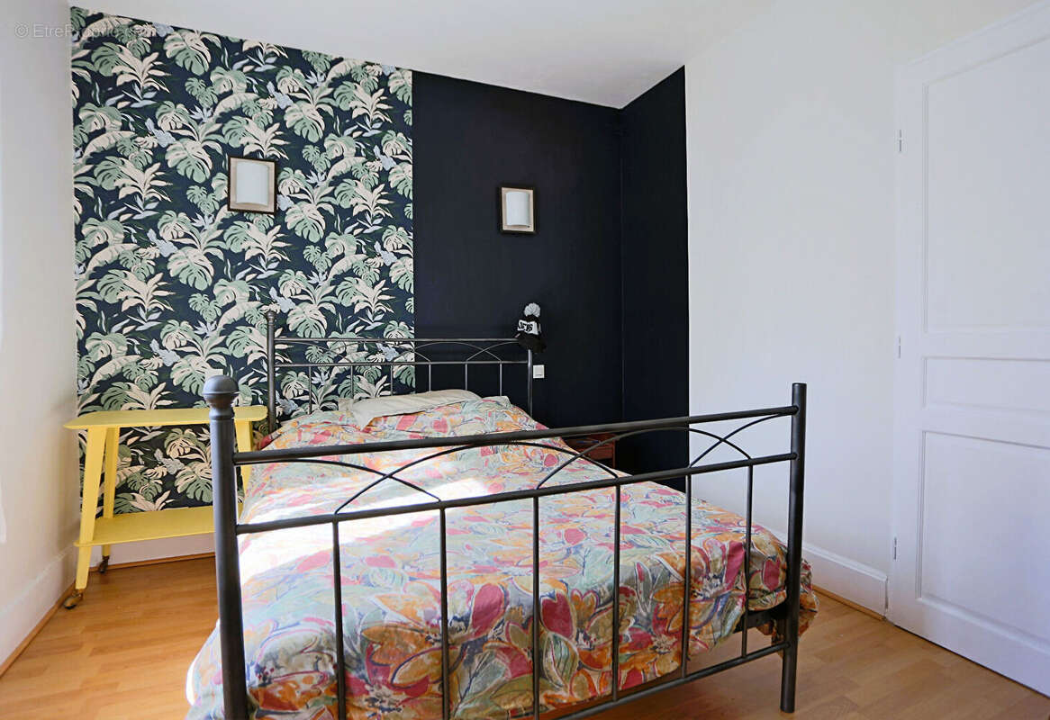 Propriété à Pouzol  composé d'une maison de 205m² et un gite de 92m² - photo 12