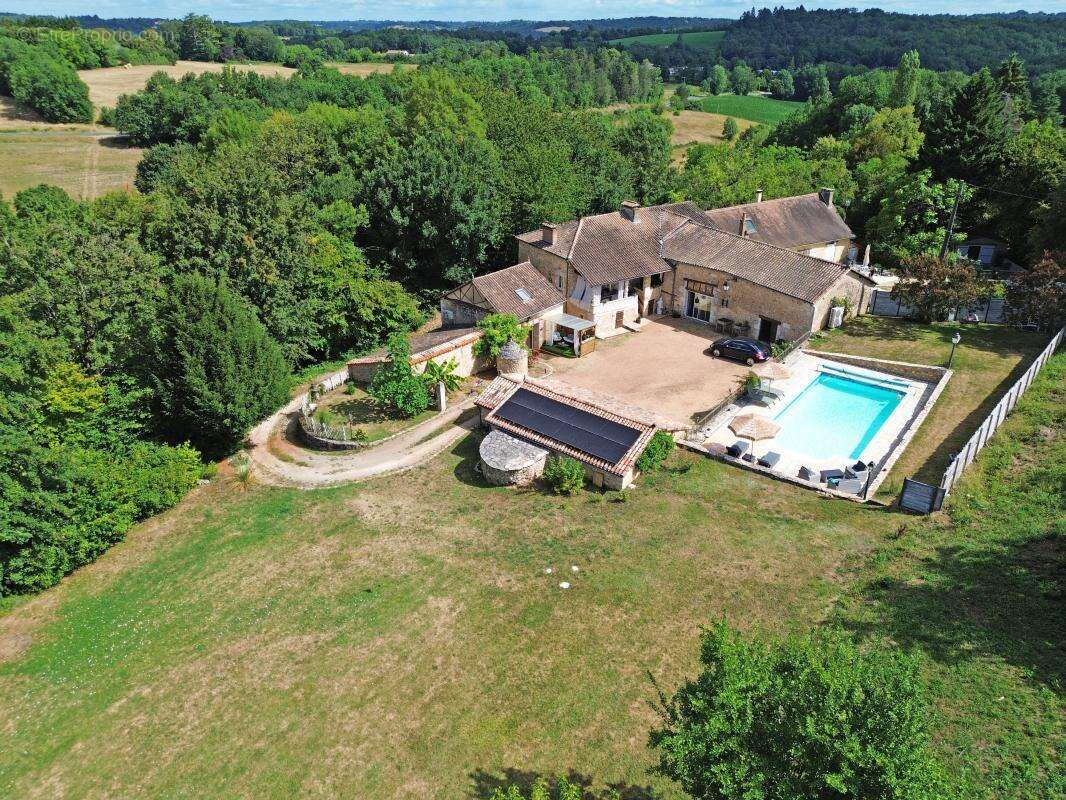 Maison avec gîte et piscine au calme - photo 2