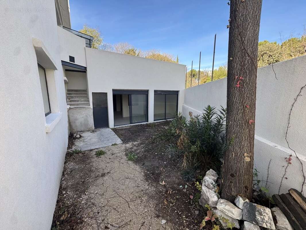 Commerce à MARSEILLE-12E