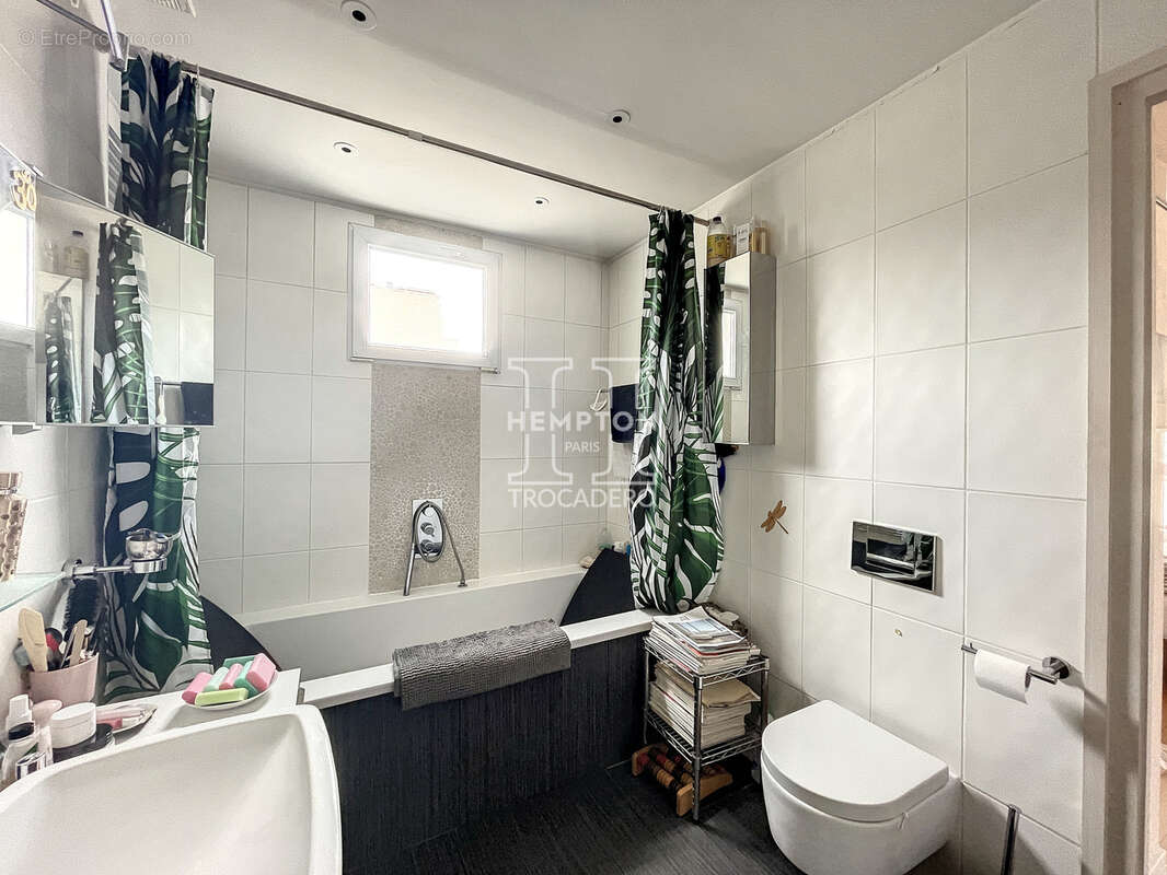 Appartement à PARIS-16E