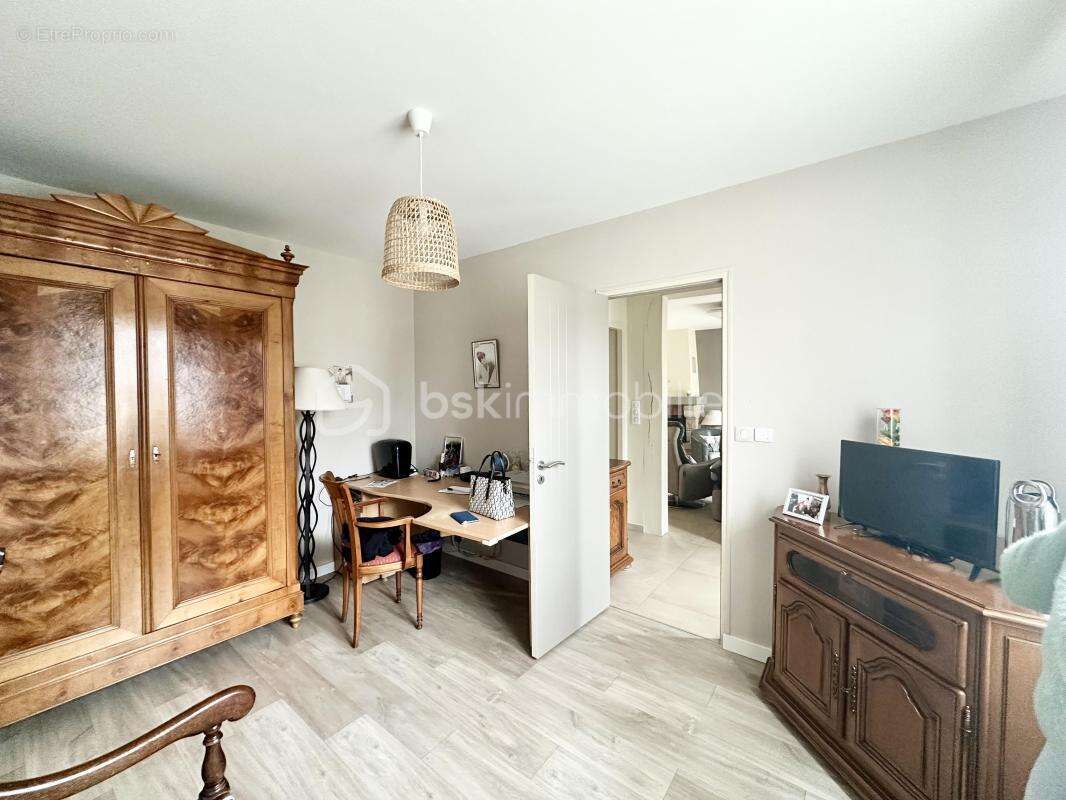 Maison à MONTREUIL-LE-GAST