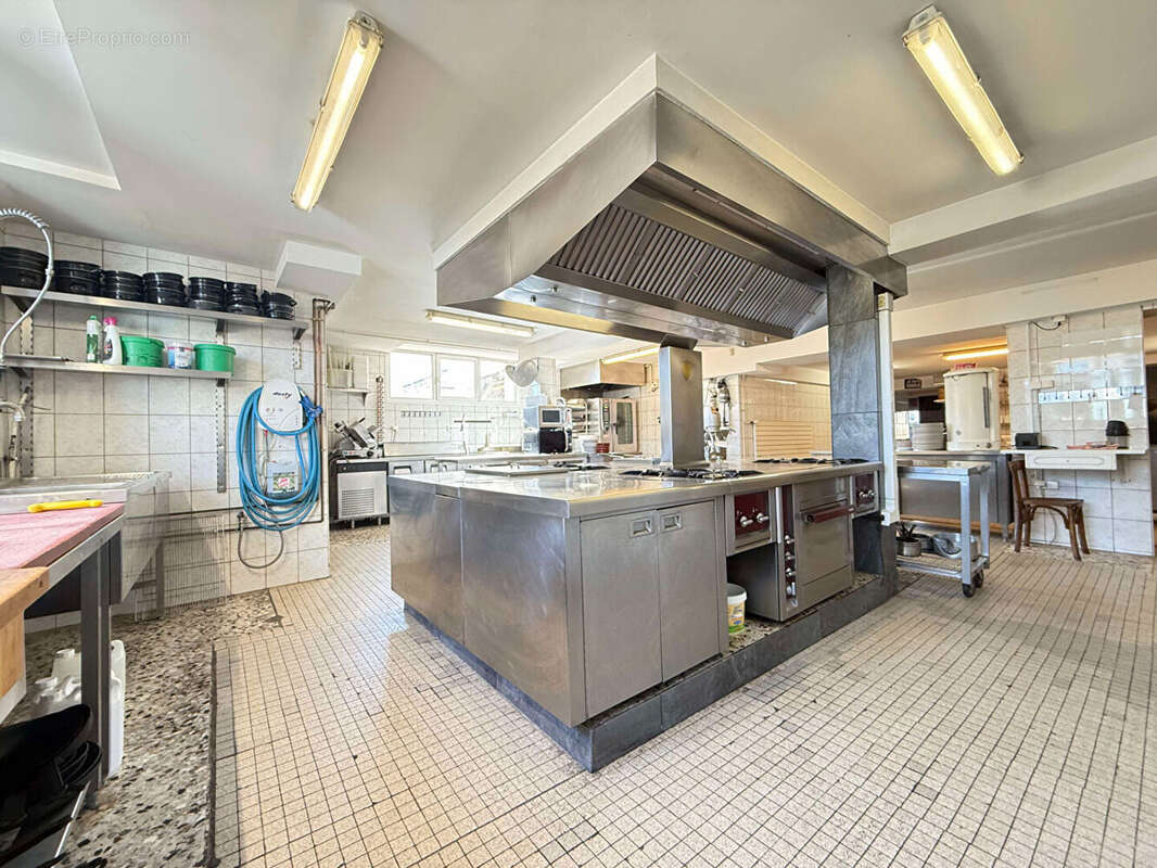 Commerce à MONCEL-LES-LUNEVILLE