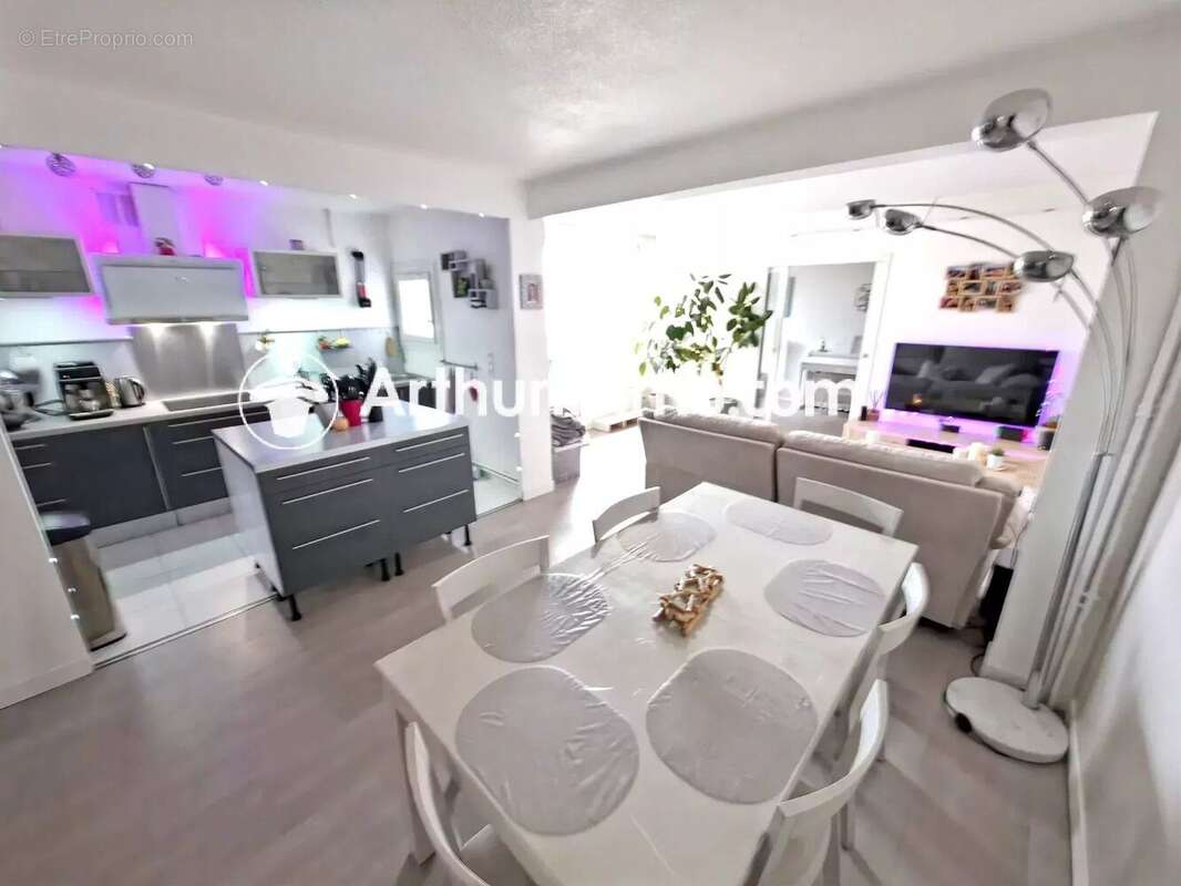 Appartement à SAVIGNY-LE-TEMPLE